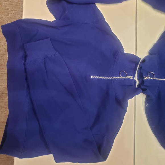 H&M Crop sweatshirt - Picture 3 of 9